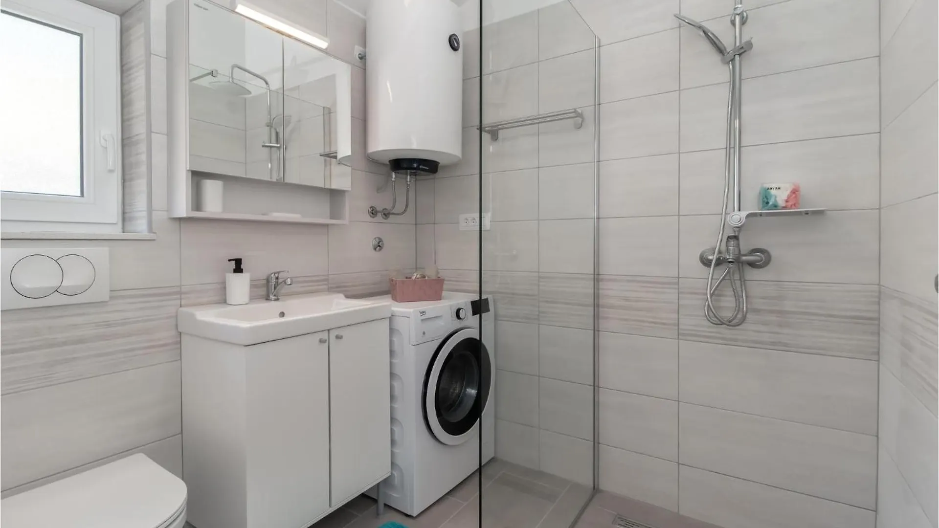 Cozy Home In Bakarac With Wifi Holiday home